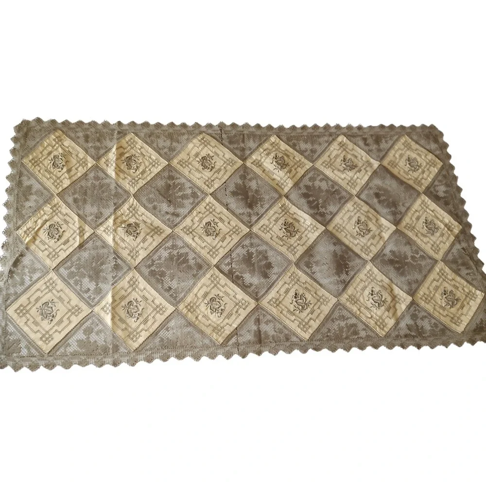Handmade Table‎ Runners Hand Embroidered Vintage Flower Crochet Edge Two Pieces